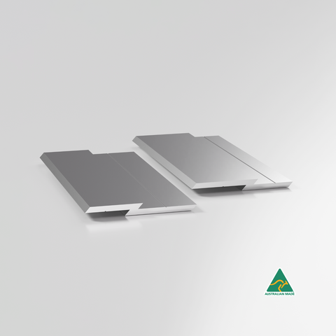 2 pieces of SIGNLINK standard-duty split battens