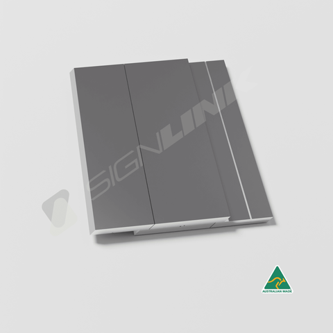 2 interlocking pieces of SIGNLINK standard-duty split batten on a flat surface